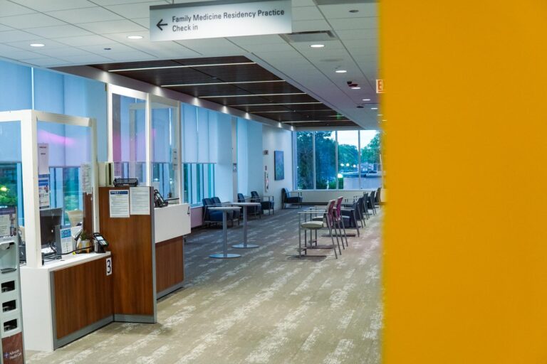 medical-office-waitingroom