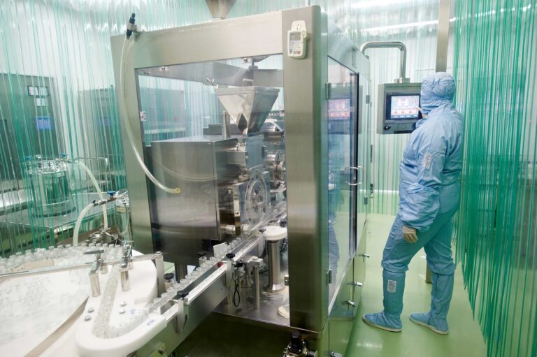 cleanroom worker