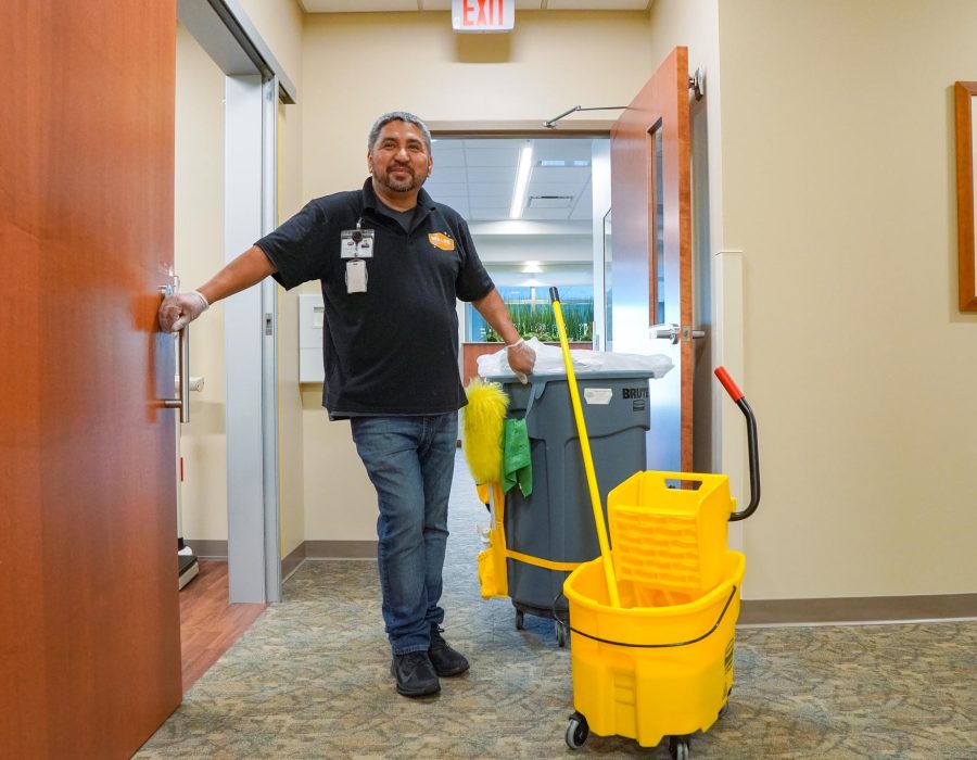 cleaning-mopping-employee-cleaner